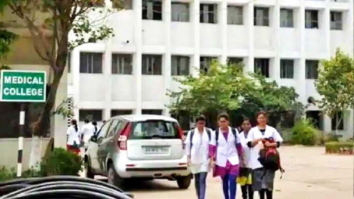 New Medical Colleges in UP: पीपीपी माडल पर छह मेडिकल कालेज खोलने को जल्द होगा टेंडर।