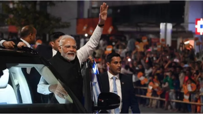 पीएम मोदी आज गुजरात में करेंगे 30 किमी लंबा रोड शो।
