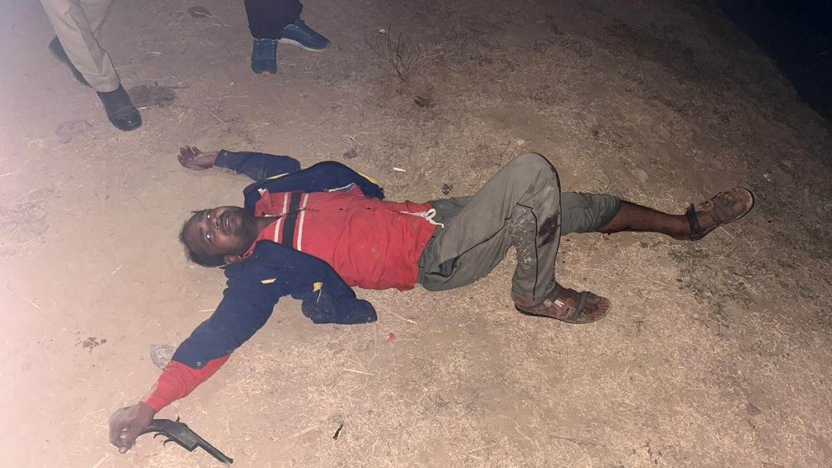 robber shot in leg in police encounter in banda admitted to hospital