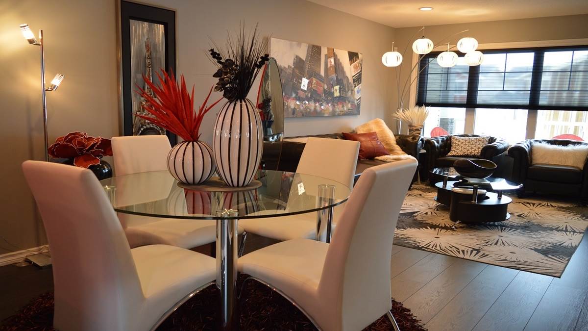 अमेज़न ऑफर्स पर 64% की छूट में मिल रहा Dining Table Set 4 Seater Size, क्या सुना है Furniture पर कभी ऐसा ऑफर?