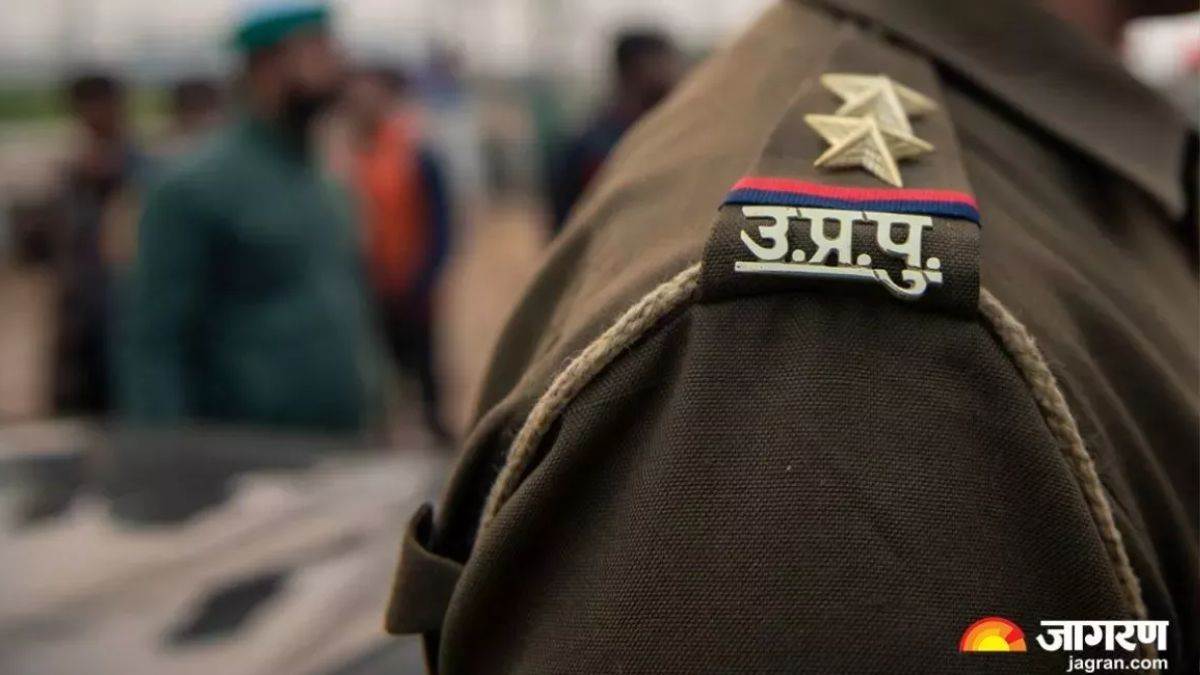 https://www.jagranimages.com/images/newimg/30112023/30_11_2023-up_police_4_23592922.jpg