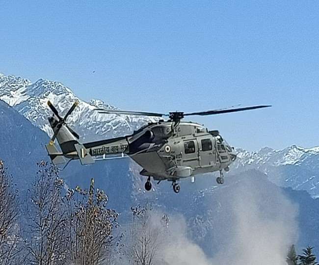 हिमपात के कारण रिलकोट में फंसे जवानों को वायुसेना के हेलीकॉप्‍टर से निकाला गया nainital news