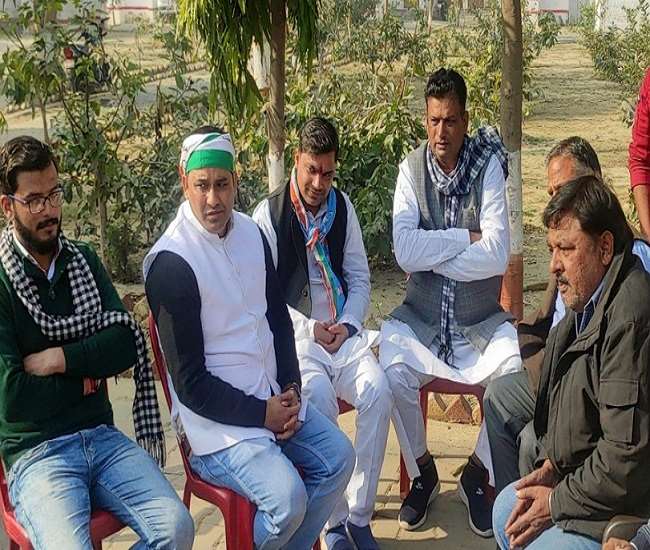 nsui activists holding rally in support of farmers movement stopped by police