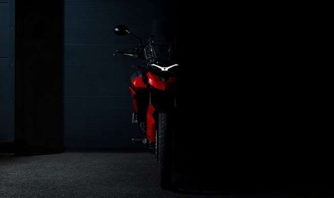 triumph tiger 850 spot listed on website with the price coming soon lines