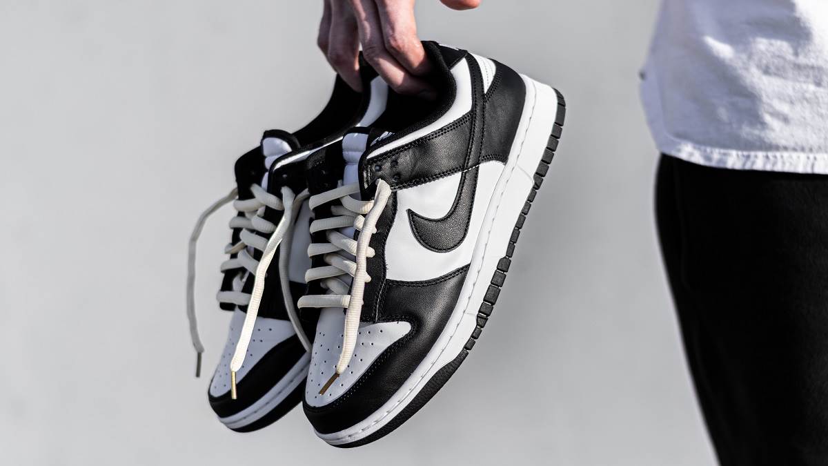https://www.jagranimages.com/images/newimg/30122022/30_12_2022-amazon_sale_today_on_mens_shoes_23276996.jpg