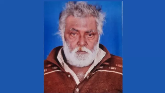 शव के पास में खून से सनी कुल्हाड़ी बरामद हुई है।