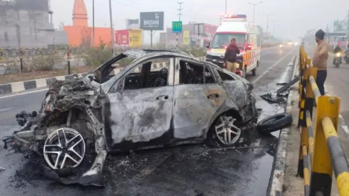 Mercedes कारों में मिलते हैं ये आधुनिक फीचर्स