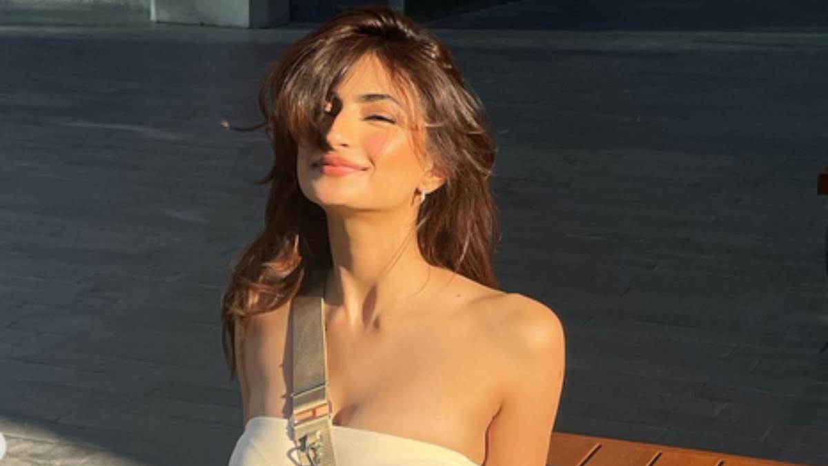 Palak Tiwari: श्वेता तिवारी की बेटी ने बिस्तर पर क्लिक की अपनी ऐसी  तस्वीरें, बढ़ा दिया सोशल मीडिया का पारा - Shweta Tiwari Daughter Palak  Tiwari Click Her Bold Photos On Bed Pics Goes Viral On Social Media