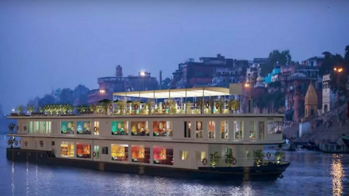 https://www.jagranimages.com/images/newimg/30122022/30_12_2022-river_cruise_tour_23277370_21425489.jpg