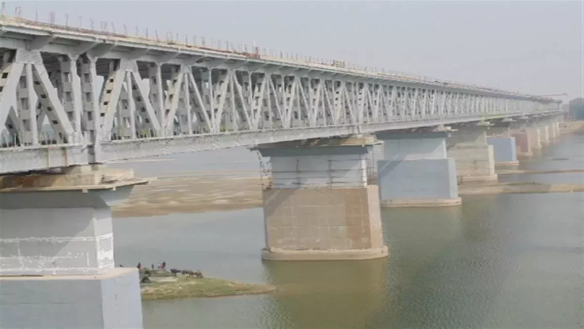 Patna News: दीघा-सोनपुर सिक्सलेन पुल के निर्माण में अटक सकता है रोड़ा, भूमि अधिग्रहण में होगी कठिनाई