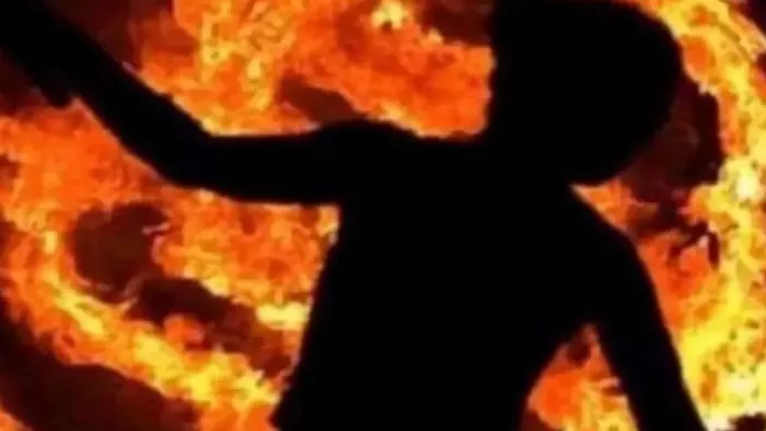 Odisha News: युवक से शादी के लिए दबाव बना रही किशोरी की जिंदा जलाकर हत्या, आरोपित पिता-पुत्र गिरफ्तार