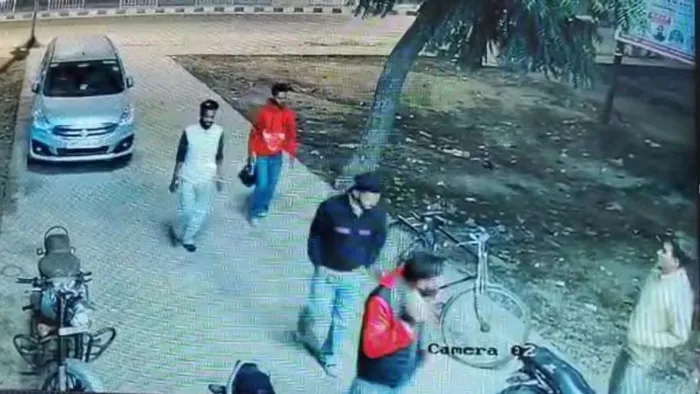 सीसीटीवी में दिखे थे तीनों खालिस्तानी समर्थक आतंकी और उनका मददगार। वीडियो से ली तस्वीर।