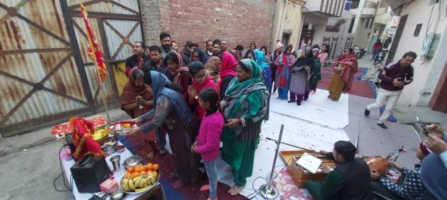 hindu organizations read shree hanuman chalisa as part of dhan collection