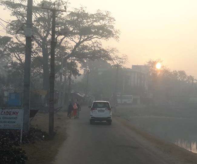 know the weather forecast of dhanbad on 1st and 2nd february