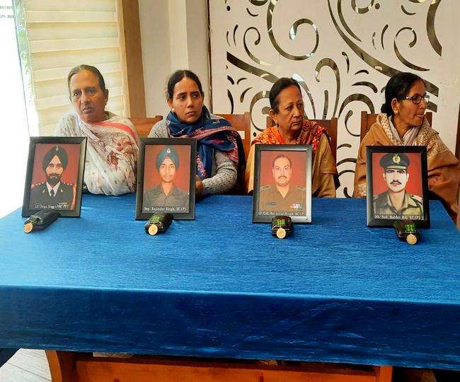 chandigarh shaurya chakra winners wives and family ask punjab govt to recognise awards