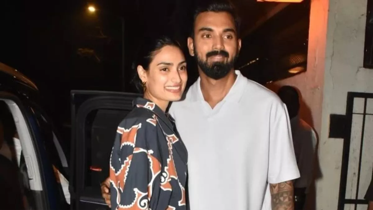 Athiya-KL Rahul: शादी के बाद पहली बार साथ दिखे अथिया शेट्टी और केएल राहुल, फैंस बोले- रब ने बना दी जोड़ी