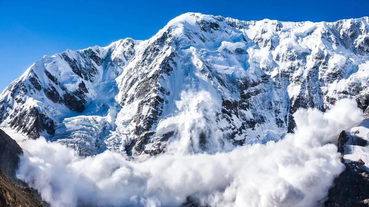 Uttarakhand Weather Update: तीन हजार मीटर से अधिक ऊंचाई वाले क्षेत्रों में एवलांच की चेतावनी दी गई है।