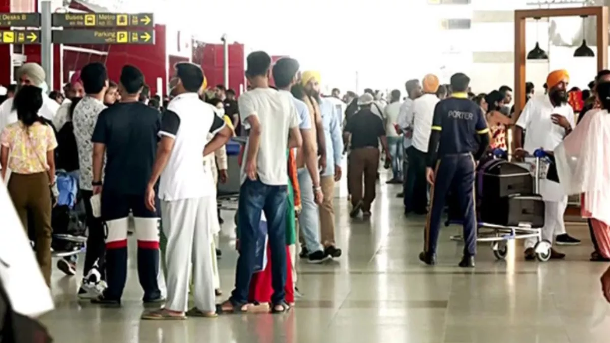 Delhi एयरपोर्ट पर लो विजिबिलिटी को लेकर अलर्ट जारी। फोटो सोर्स-फाइल फोटो।