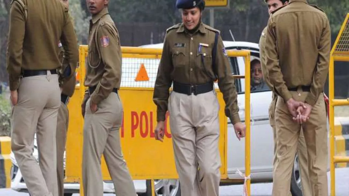दागदार हाे रही है दिल्ली पुलिस की छवि