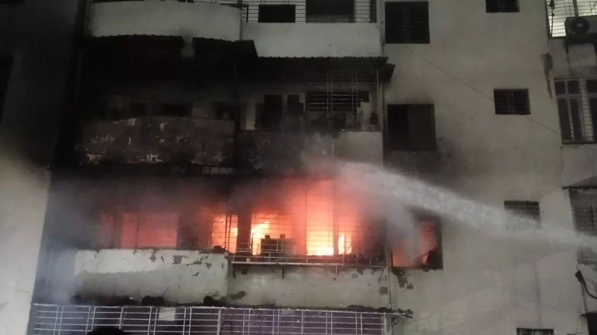 नबाद के आशीर्वाद टॉवर में लगी आग, 14 की मौत