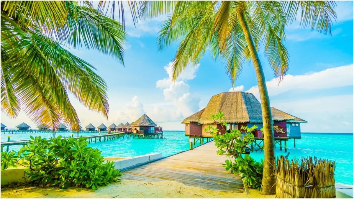 Maldives Best Beaches: बीच लवर्स के फेवरेट डेस्टिनेशन मालदीव में मिलेगा शानदार अनुभव, इन जगहों पर करें विजिट