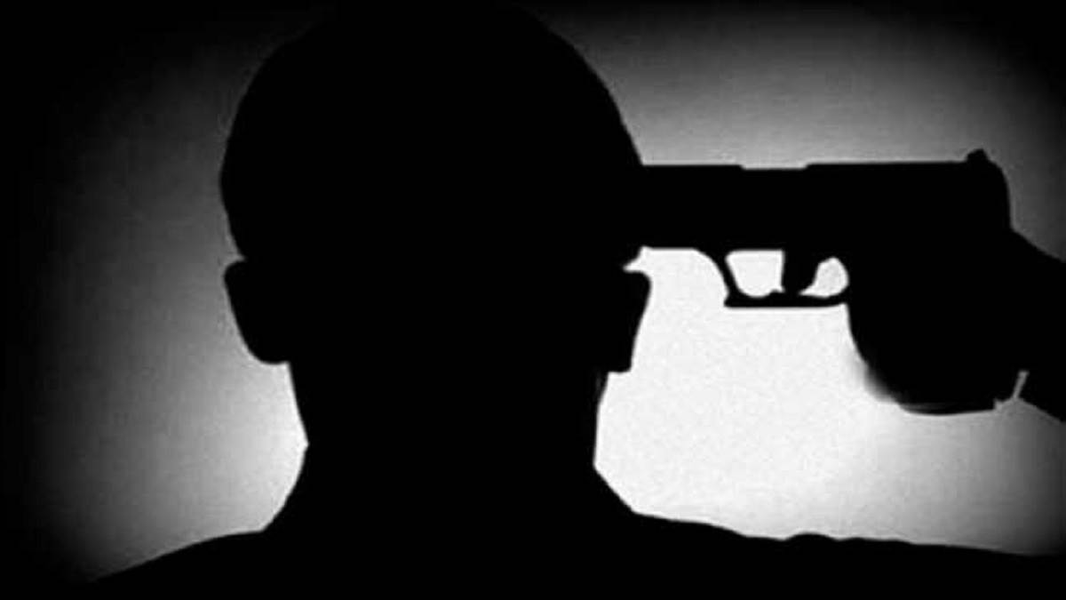 constable posted at sp residence in balrampur shot and committed suicide