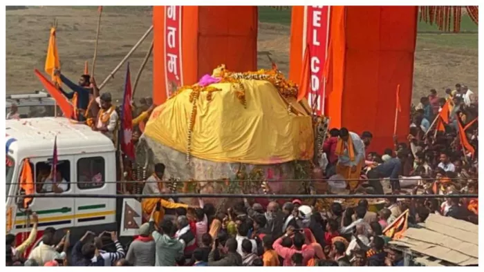 जनकपुर नेपाल से आ रही श्रीराम विग्रह देवशिला के दर्शन को उमड़े श्रद्धालु, फोटो- जागरण