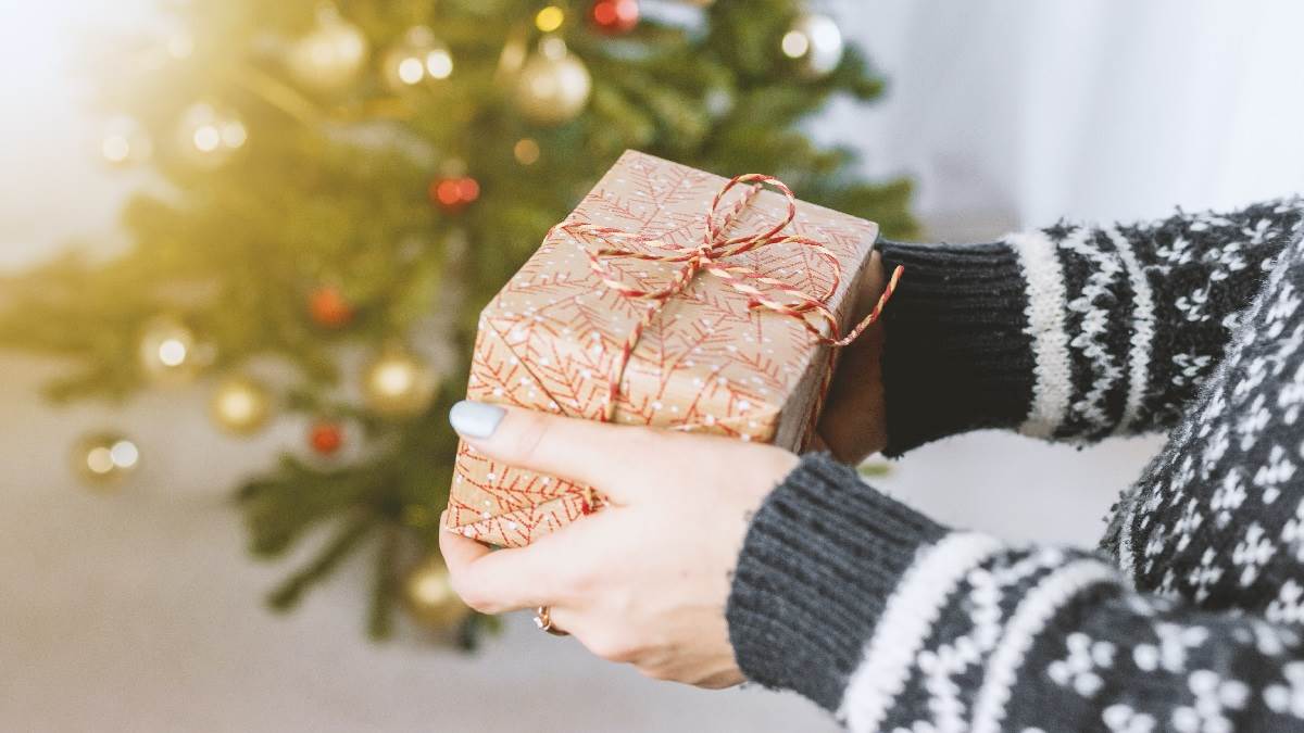 Valentine’s Day Gifts For Wife Cover Image Source: Unsplash