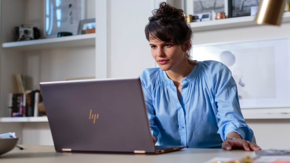 भारत में चढ़ा HP Laptop का खुमार, बस 50000 देकर खरीद रहे लोग, जबरदस्त बैटरी से है लैस