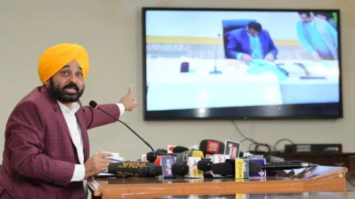 देश भर में निष्पक्ष मतदान की उम्मीद कैसे की जा सकती है, सीएम मान ने सुनाई खरी-खरी