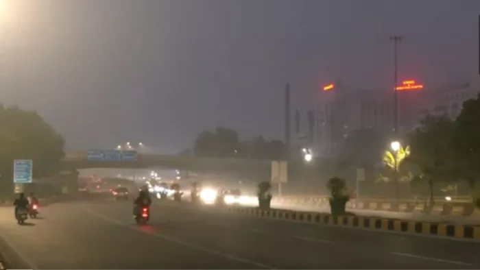 दिल्ली-एनसीआर में कोहरा छाया। फोटो - एएनआई