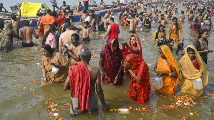 दुनिया में पहली बार उमड़ा इतना भारी जनसैलाब