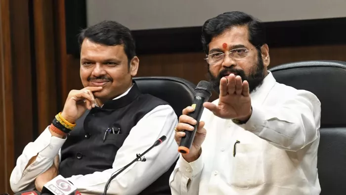 महाराष्ट्र के सीएम देवेंद्र फडणवीस और डिप्टी सीएम एकनाथ शिंदे। ( फाइल फोटो )