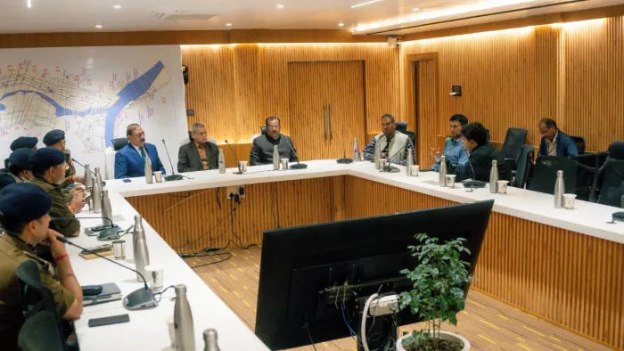 न्यायिक आयोग की के साथ बैठक शुरू