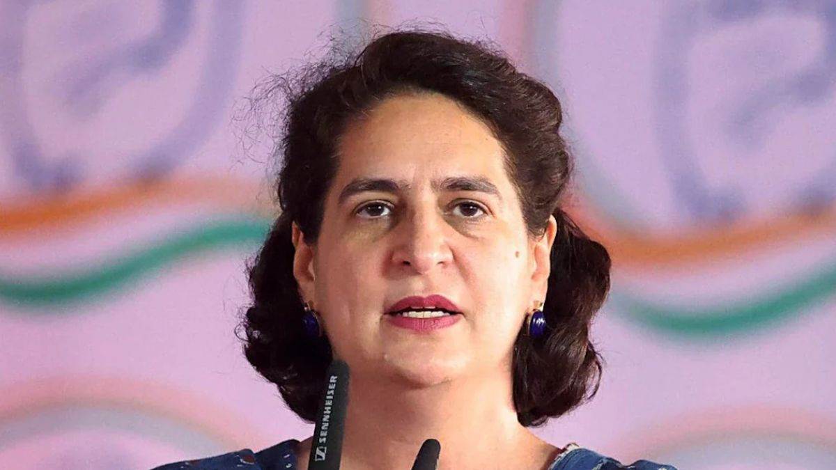 priyanka vadra came in defense of sonia gandhi on presidential controversy