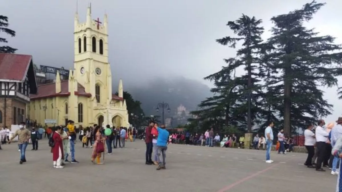 पैकेज के नाम पर टूरिस्टों से हो रही है ठगी, बिचौलियों से पर्यटन कारोबारी परेशान; पांचवें दिन भी काम रखा बंद