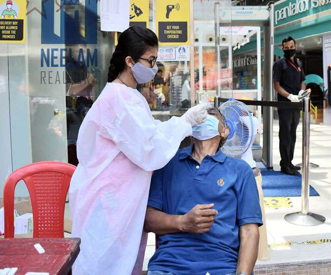 पिछले सात दिनों से देश में रोजाना 200 के आसपास मौतें रिकॉर्ड की जा रही हैं।