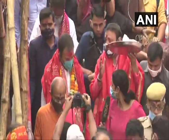 कामाख्या देवी मंदिर में राहुल गांधी ने की पूजा।
