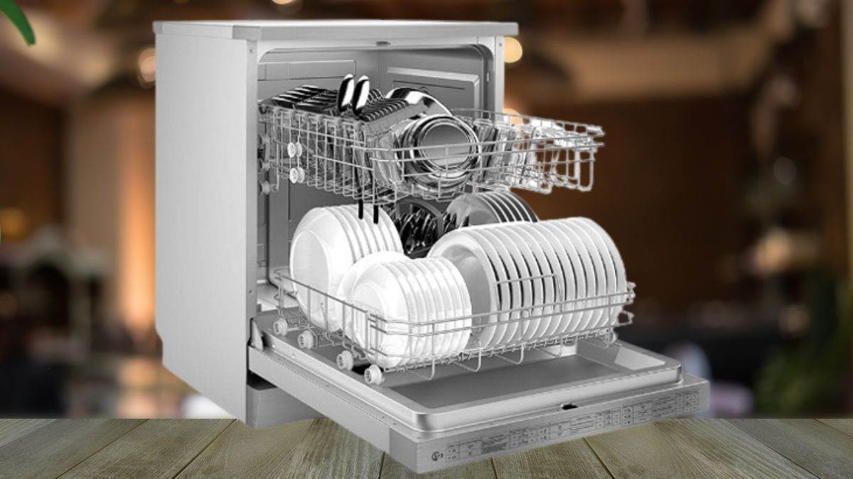 जूठे बर्तन धोना हुआ सस्ता, अमेजन सेल में 65 हजार वाला Dishwasher मिल रहा है 29 हजार में, लपक लें मौका