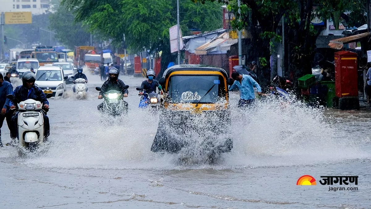 Jharkhand Weather: रांची में फिर बदले मौसम के तेवर, तेज हवा के साथ हुई मूसलाधार बारिश; चेतावनी जारी