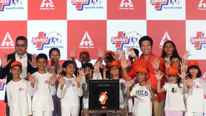विश्व के पहले #HandAmbassador बने सचिन, Savlon Swasth India Mission के माध्यम से लोगों को करेंगे जागरूक