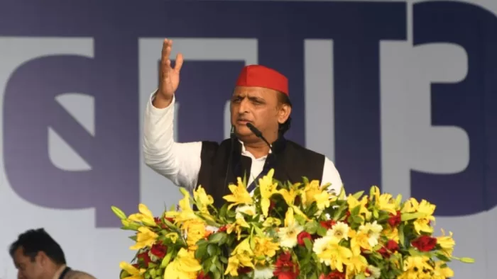 रामलीला मैदान में आयोजित महारैली में बीजेपी पर हमला बोला अखिलेश यादव।