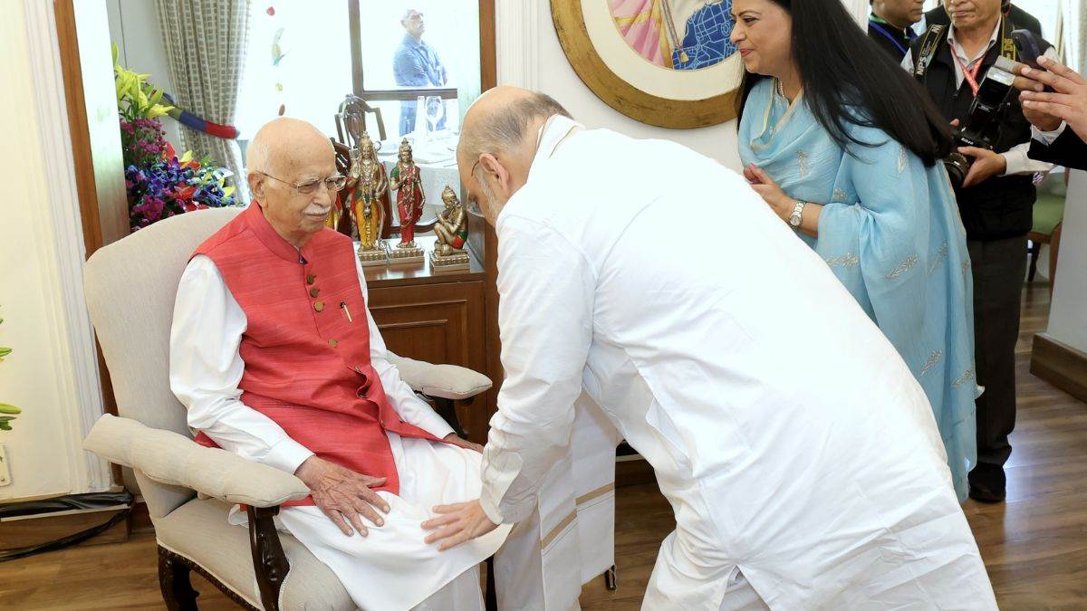 https://www.jagranimages.com/images/newimg/31032024/31_03_2024-bharat_ratna_advani_23686699.jpg