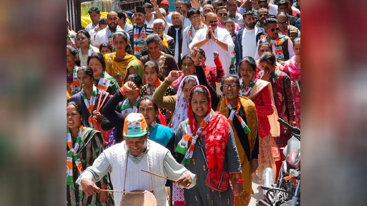 Uttarakhand Politics: अल्मोड़ा सीट से कांग्रेस प्रत्याशी प्रदीप टम्टा ने धारचूला में प्रत्याशियों संग किया रोड शो, मांगा वोट