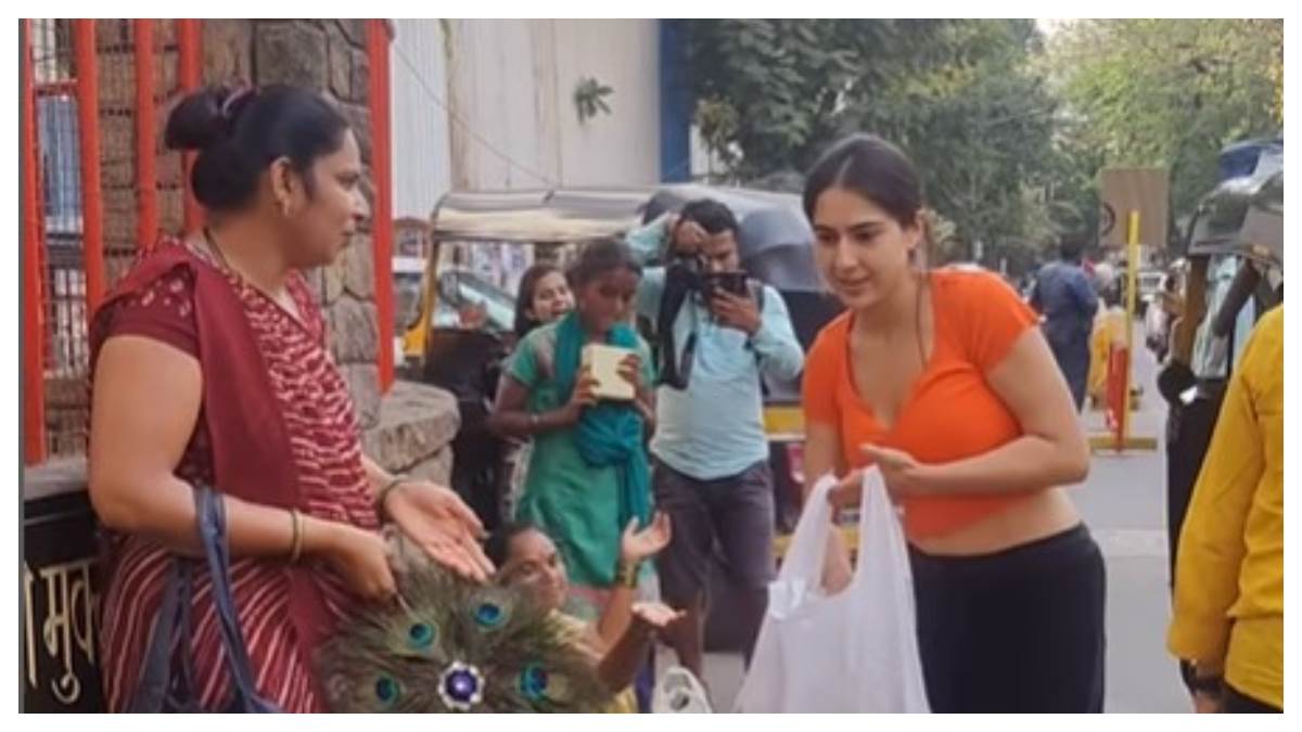 https://www.jagranimages.com/images/newimg/31032024/31_03_2024-sara_ali_khan_distribute_food_23686293.jpg