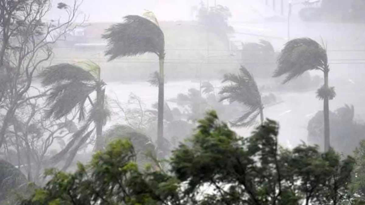 Jalpaiguri Storm: जलपाईगुड़ी में आंधी-पानी ने मचाई तबाही, चार की मौत, दर्जनों घर हुए तबाह