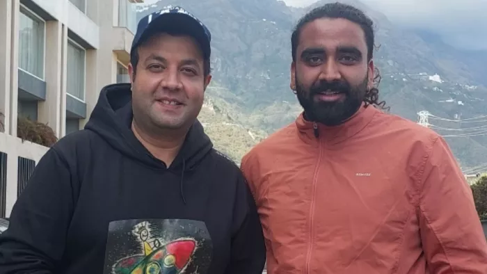 जम्मू कश्मीर पहुंचे 'फूकरे' के चूचा, मां वैष्णो देवी के दरबार में टेका माथा