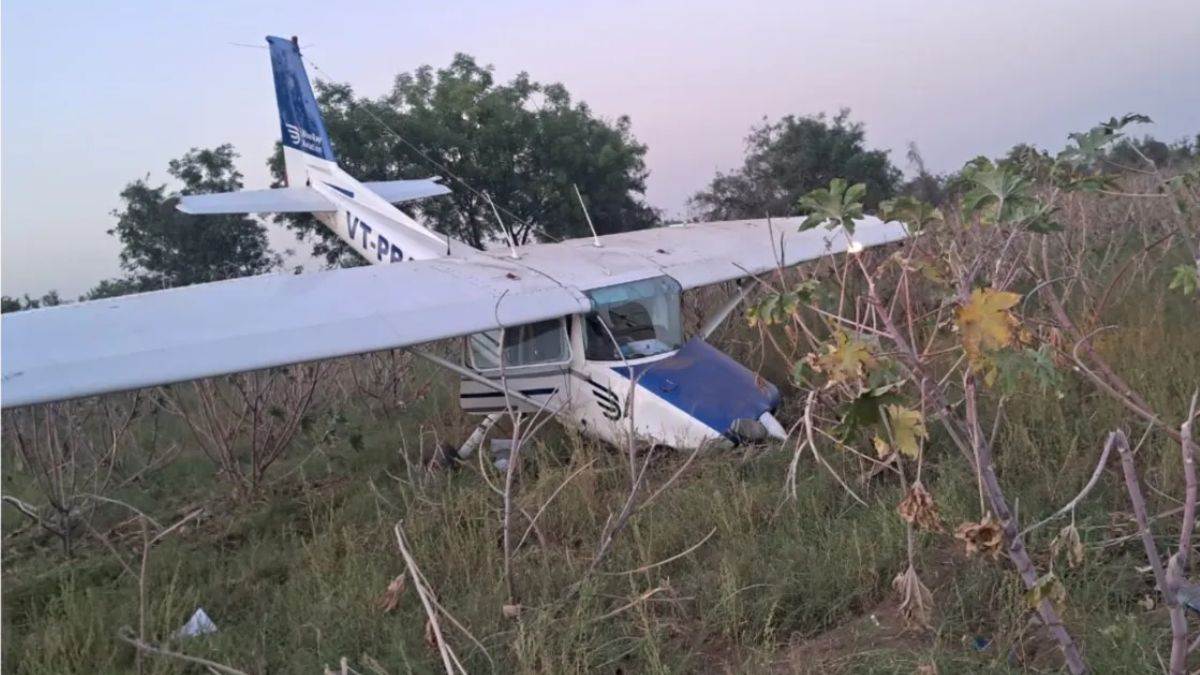 gujarat news a private trainee plane crashes in mehsana female trainee pilot injured