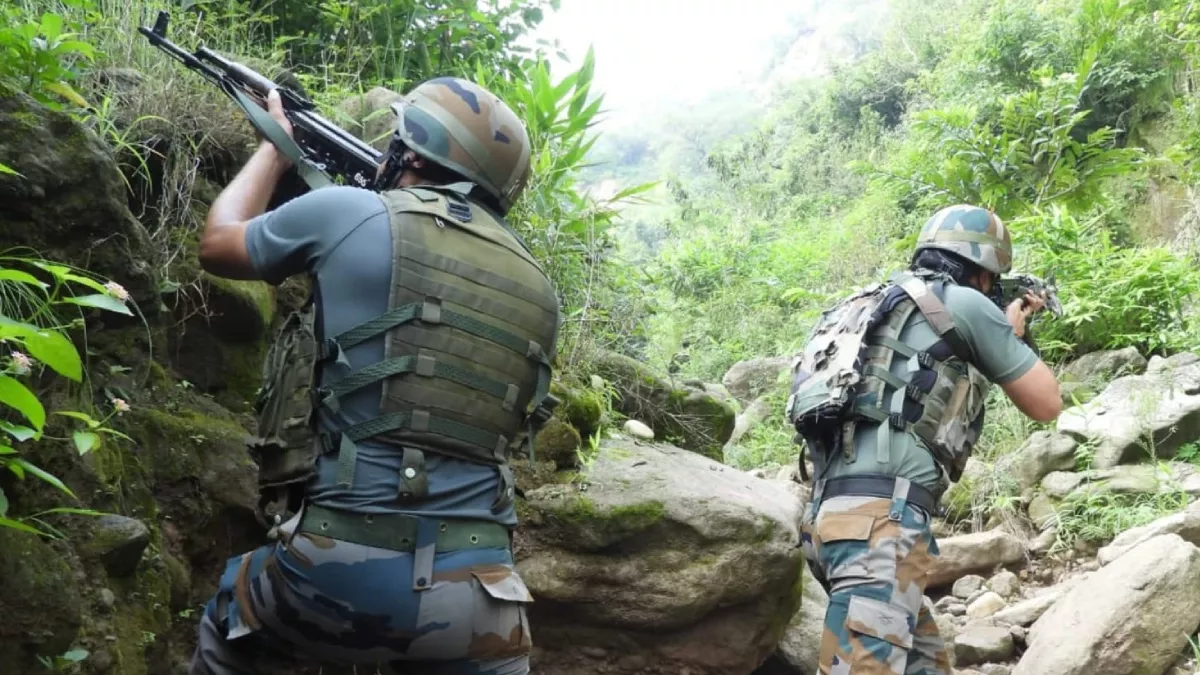 Kathua Encounter: सुरक्षाबलों और आतंकियों के बीच फिर शुरू हुई मुठभेड़, एक आतंकी के मारे जाने की सूचना