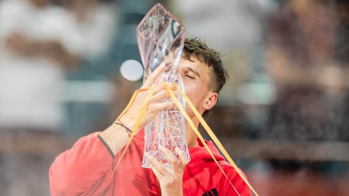 https://www.jagranimages.com/images/newimg/31032025/31_03_2025-miami_open_final_jakub_mensik_23909515.jpg